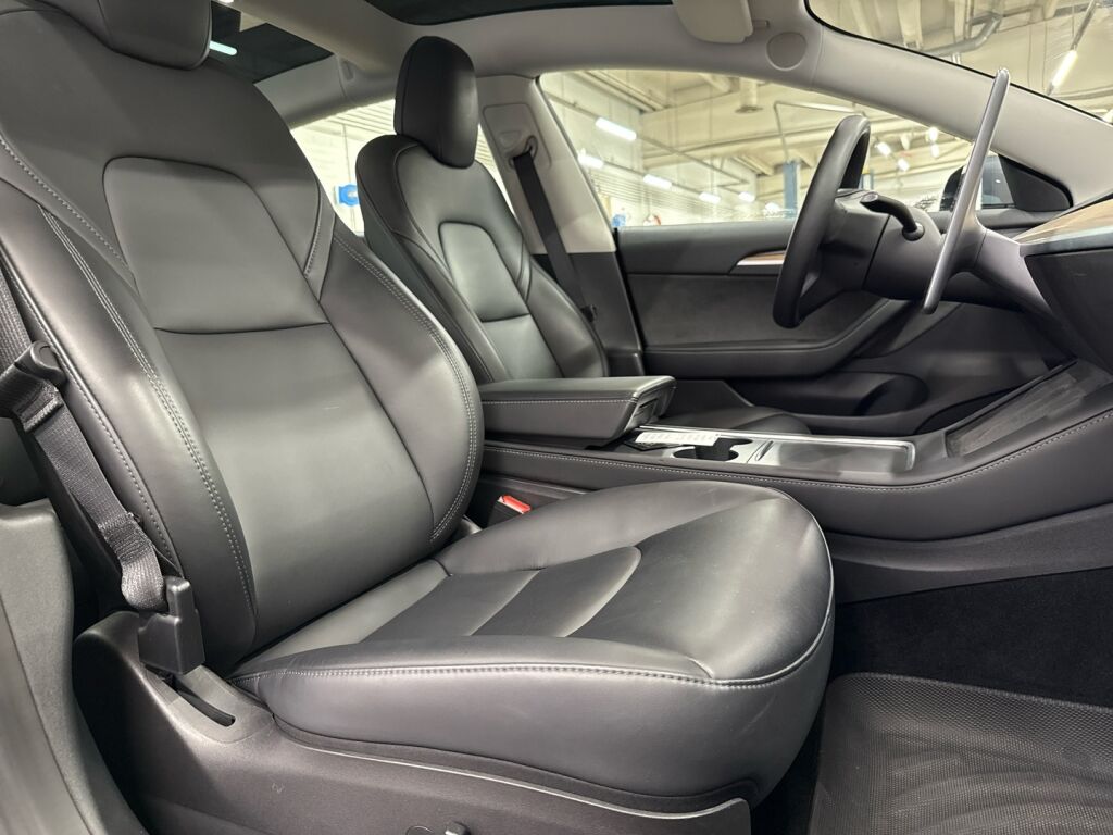 Tesla Model 3 2022 Harmaa