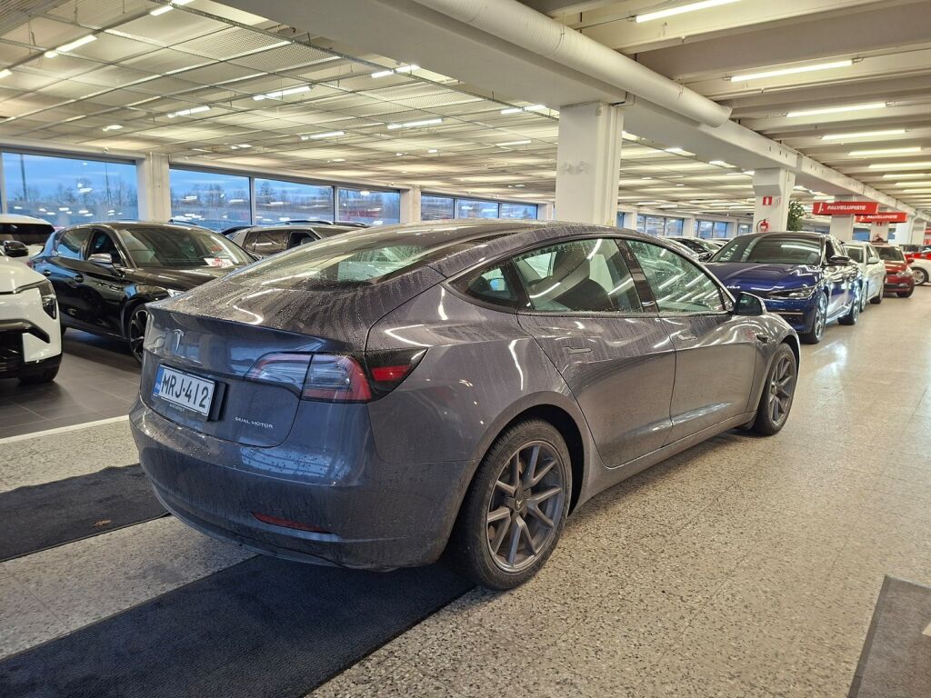 Tesla Model 3 2022 Harmaa