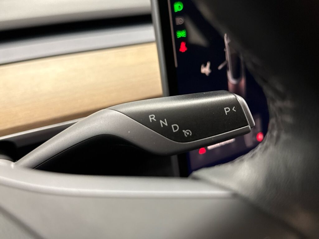 Tesla Model 3 2022 Harmaa