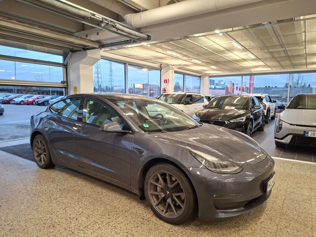 Tesla Model 3 2022 Harmaa