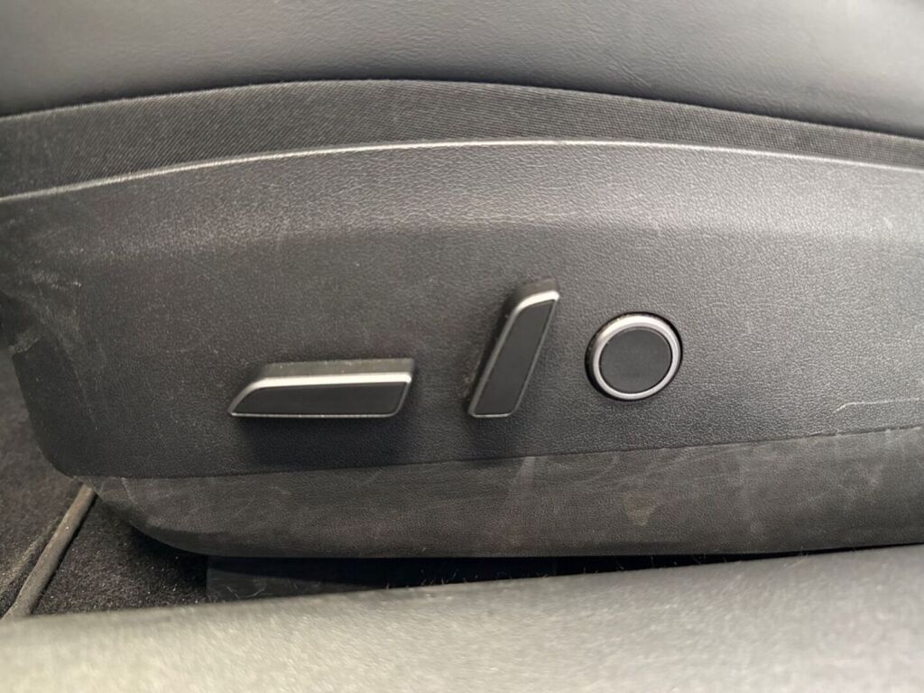 Tesla Model 3 2023 Musta