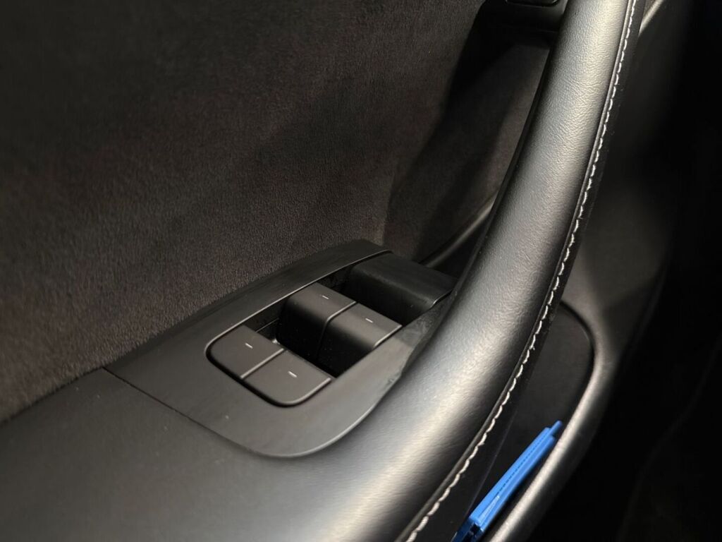Tesla Model 3 2023 Musta