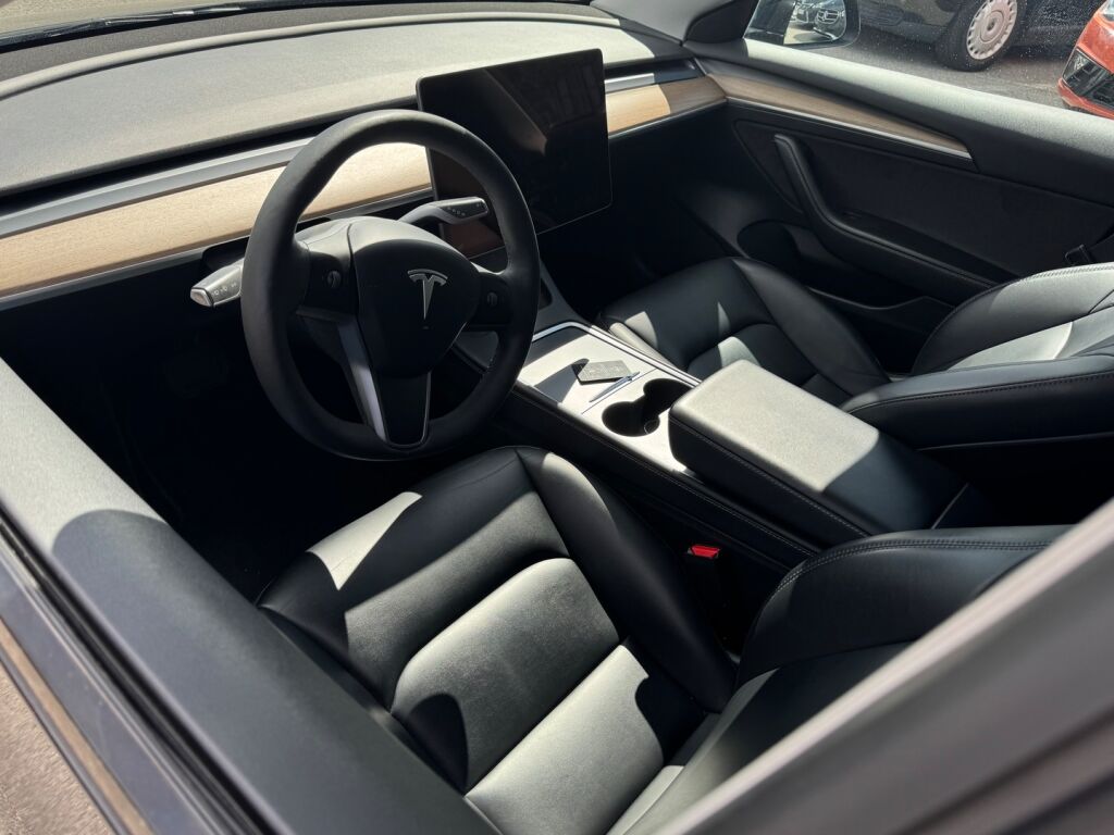 Tesla Model 3 2023 Musta
