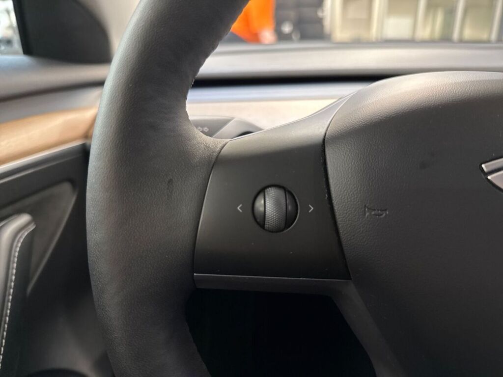 Tesla Model 3 2023 Musta