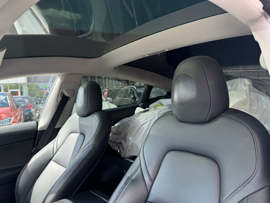 Tesla Model 3 2023 Musta