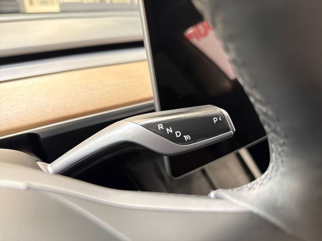Tesla Model 3 2023 Musta