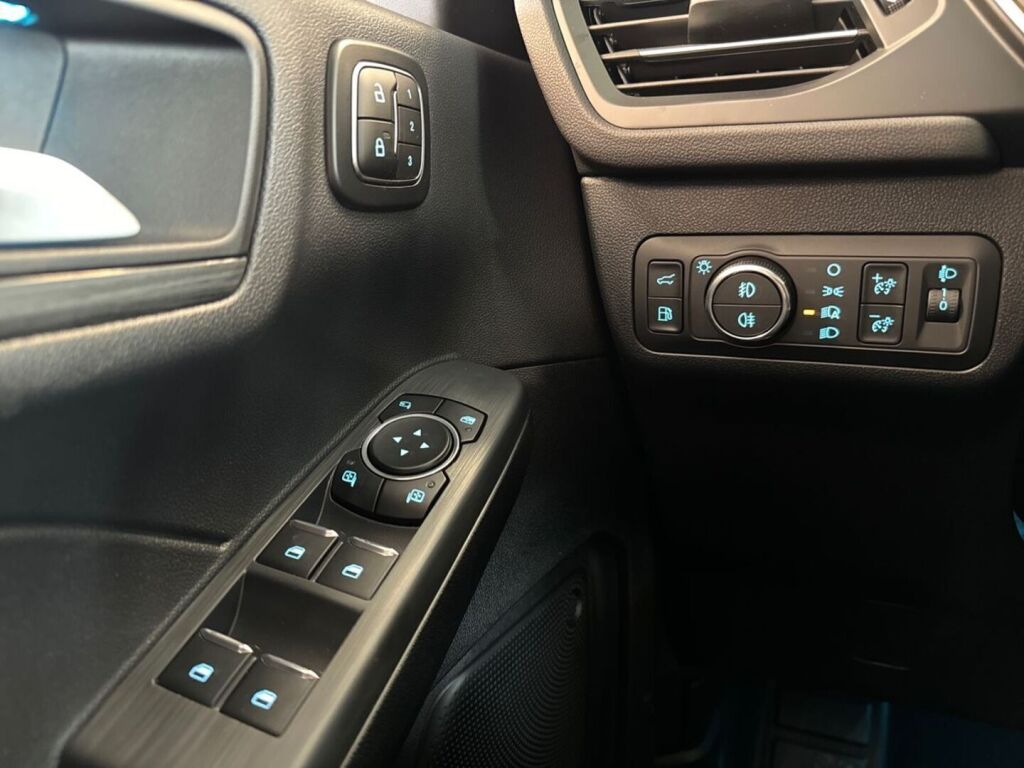 Ford Kuga 2026 Magnetic Grey