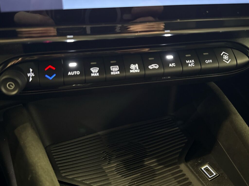 Alfa Romeo Junior 2026 Musta