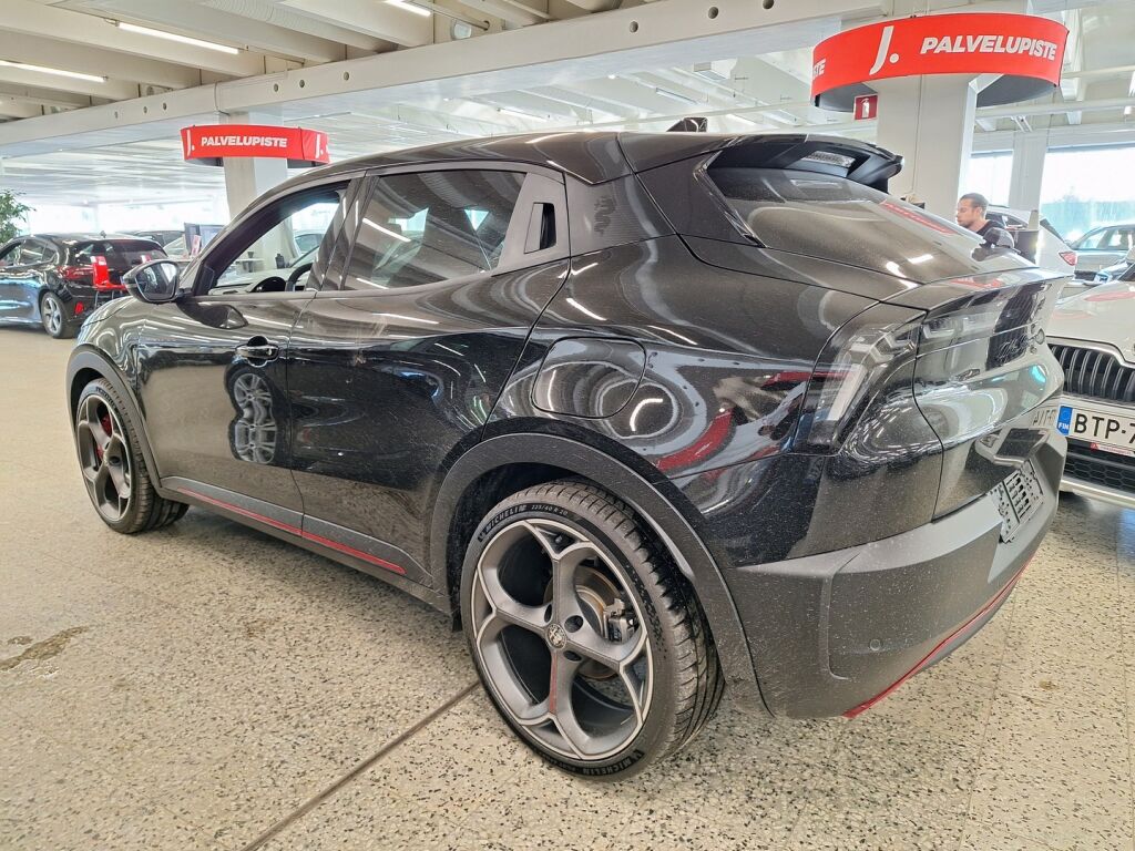 Alfa Romeo Junior 2026 Musta