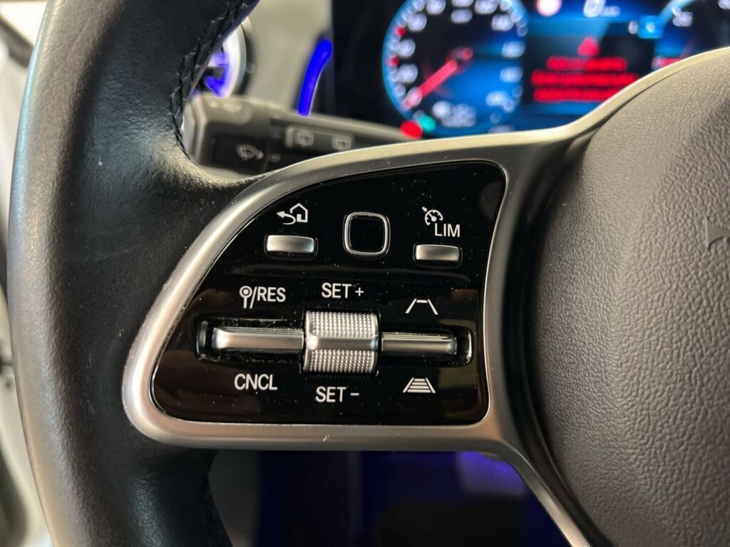 Mercedes-Benz EQB 2022 Valkoinen