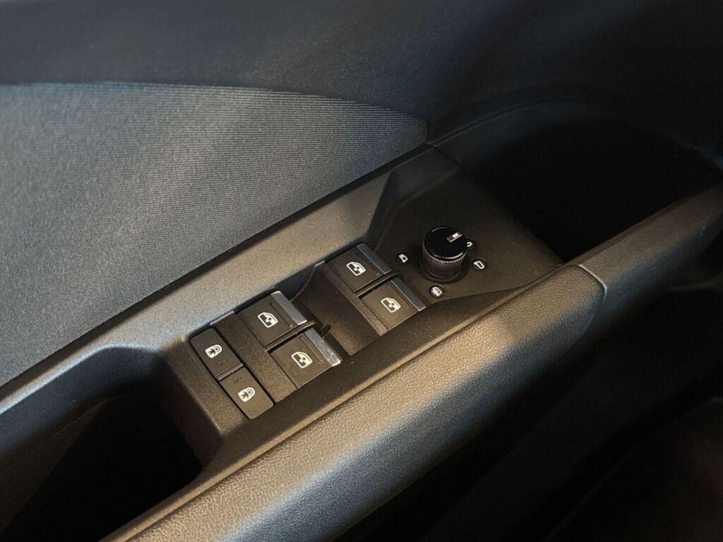 Audi Q4 e-tron 2021 Harmaa