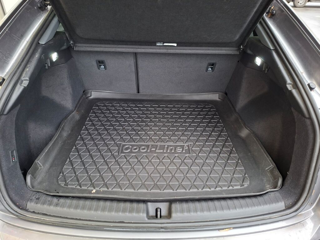 Audi Q4 e-tron 2021 Harmaa