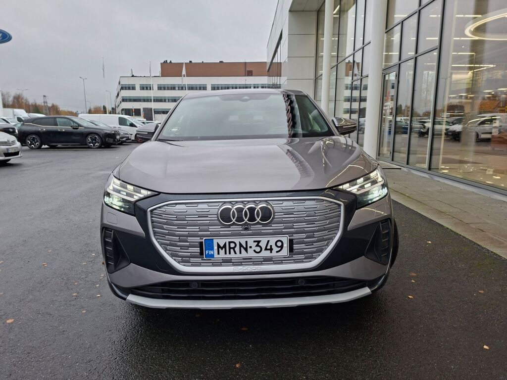 Audi Q4 e-tron 2021 Harmaa