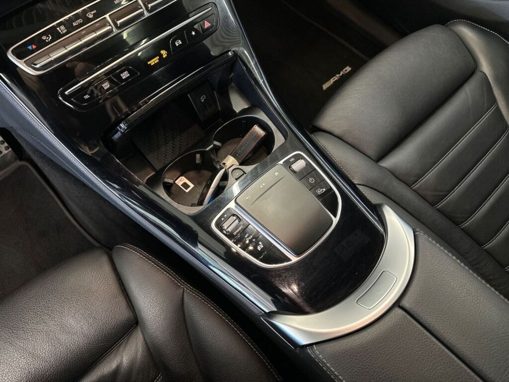 Mercedes-Benz EQC 2020 Musta
