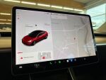 Tesla Model 3 2019 Punainen