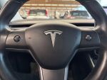Tesla Model 3 2019 Punainen