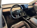 Tesla Model 3 2019 Punainen