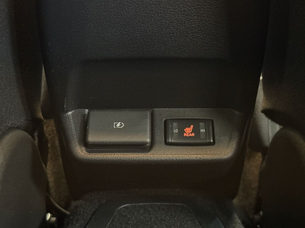 Nissan Leaf 2024 Valkoinen