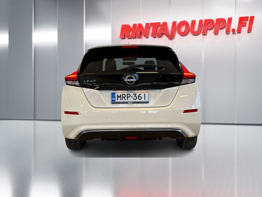 Nissan Leaf 2024 Valkoinen