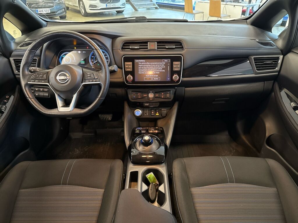 Nissan Leaf 2024 Valkoinen