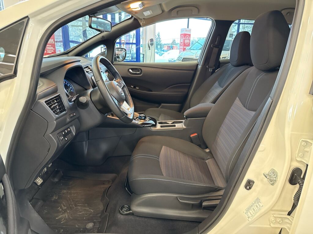 Nissan Leaf 2024 Valkoinen