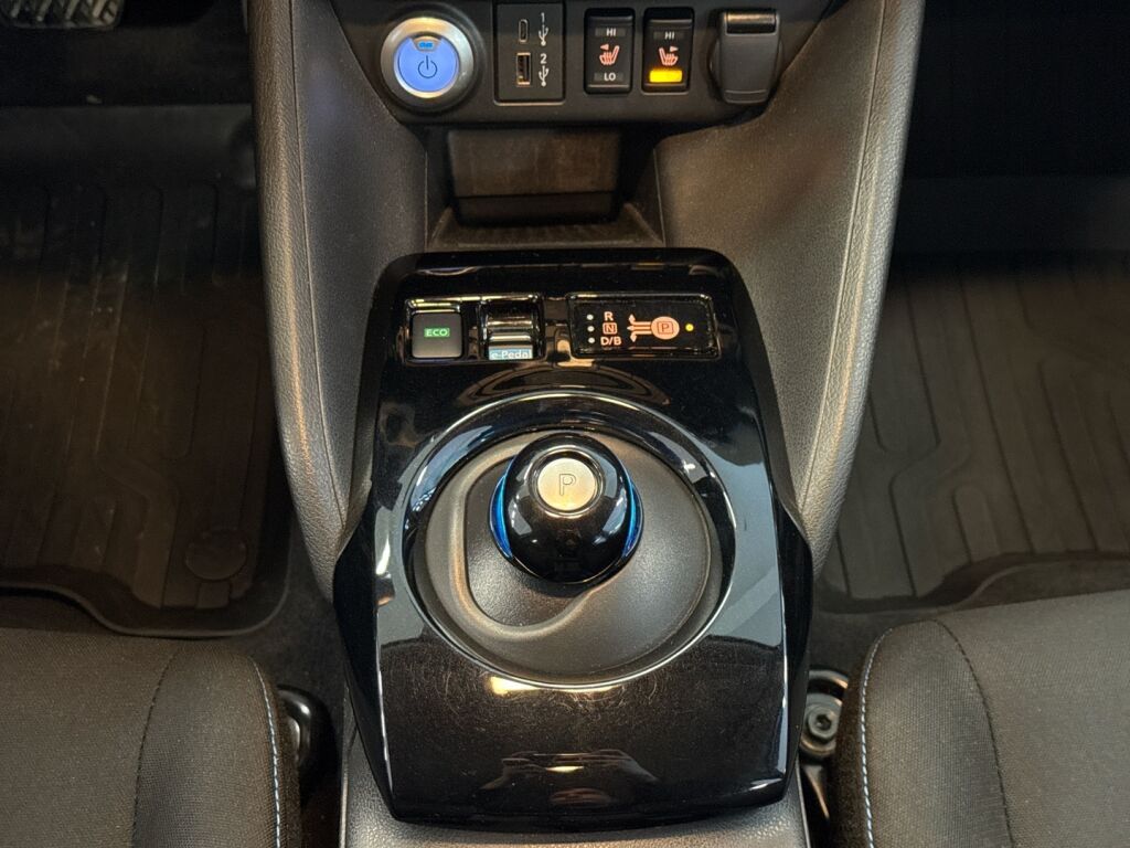 Nissan Leaf 2024 Valkoinen