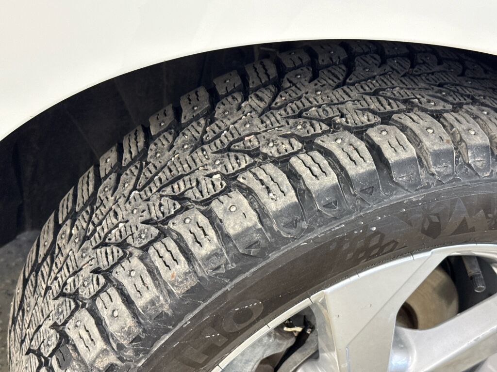 Nissan Leaf 2024 Valkoinen