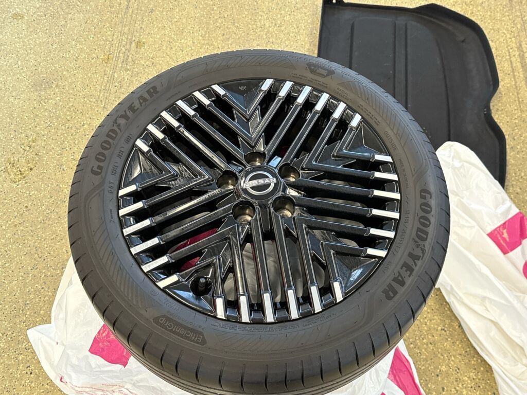 Nissan Leaf 2024 Valkoinen