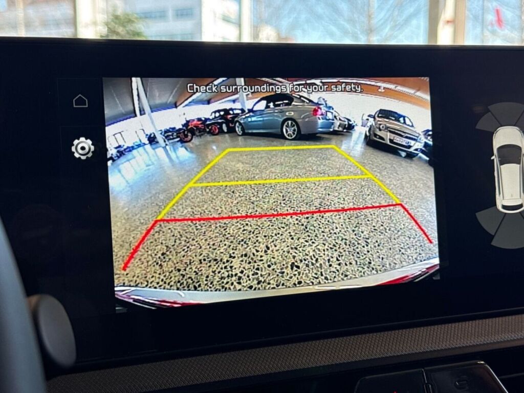 Kia Stonic 2025 Punainen