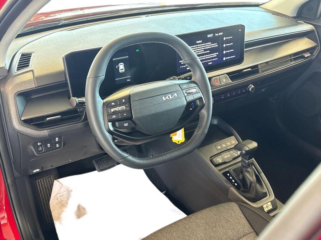 Kia Stonic 2025 Punainen