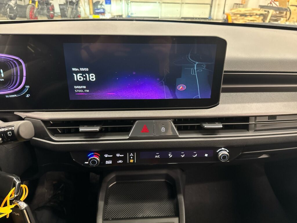 Kia Stonic 2026 Valkoinen