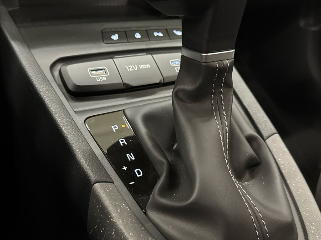 Kia Stonic 2026 Valkoinen