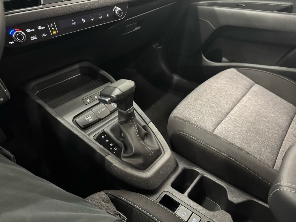 Kia Stonic 2026 Valkoinen