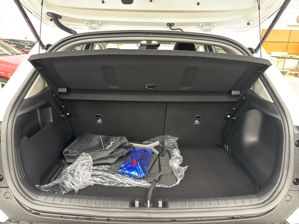 Kia Stonic 2026 Valkoinen