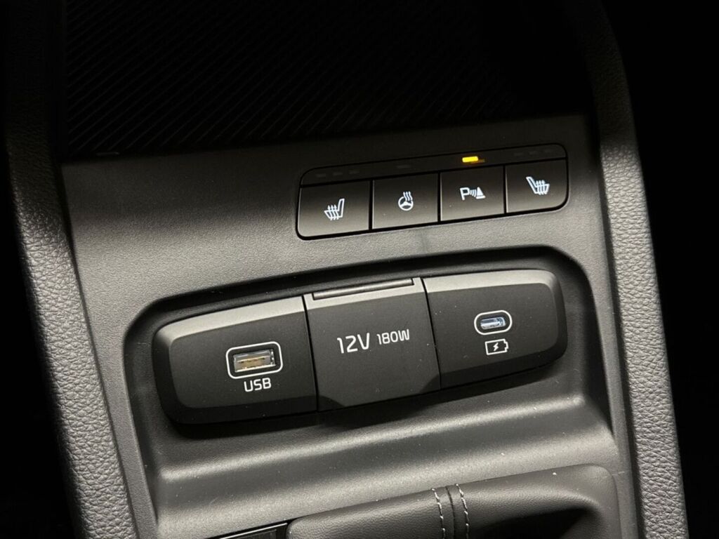 Kia Stonic 2026 Valkoinen