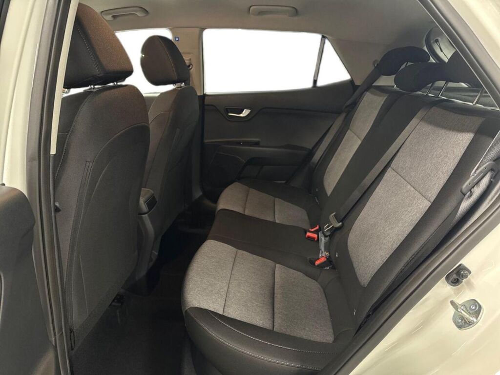 Kia Stonic 2026 Valkoinen