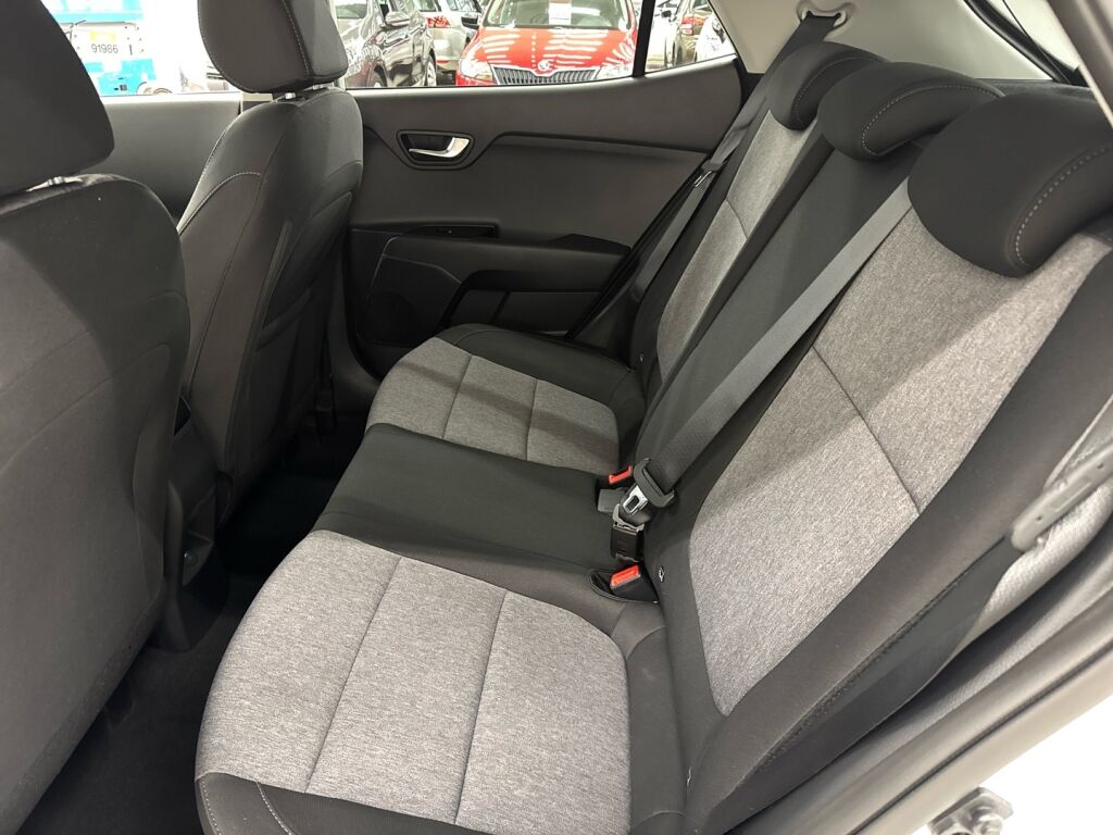 Kia Stonic 2026 Valkoinen