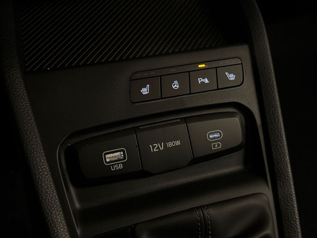Kia Stonic 2026 Valkoinen