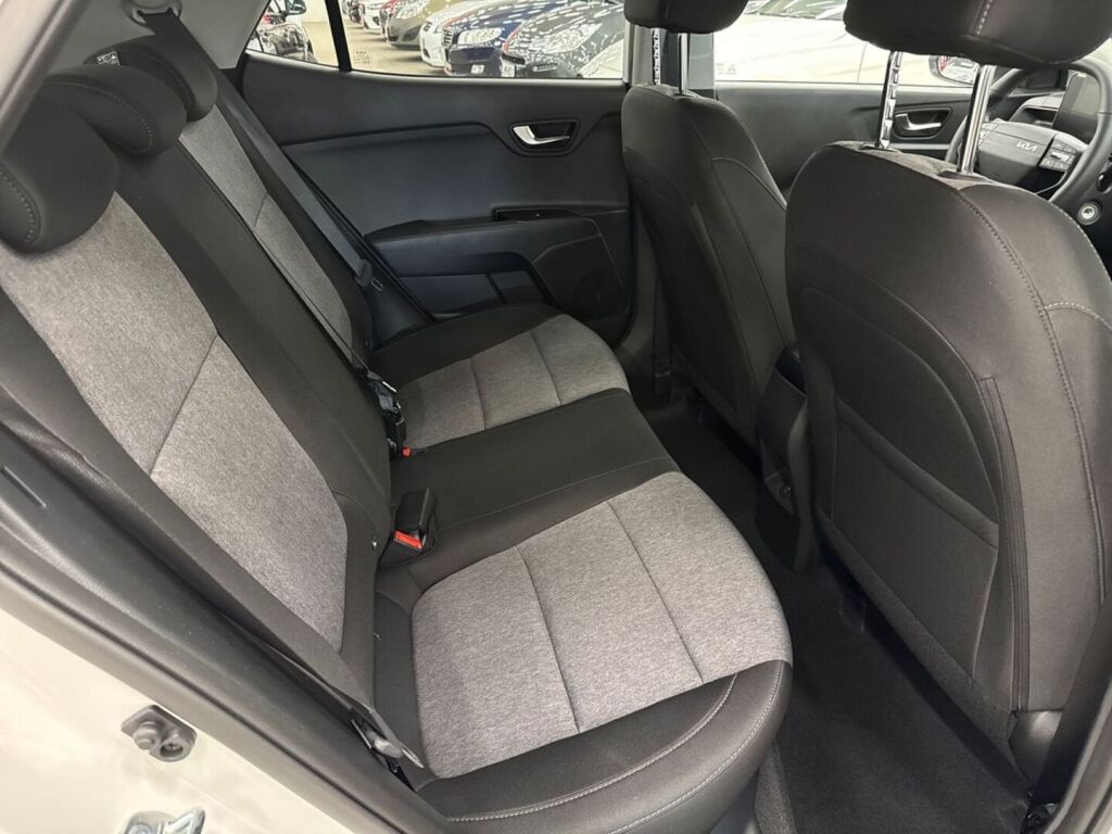 Kia Stonic 2026 Valkoinen