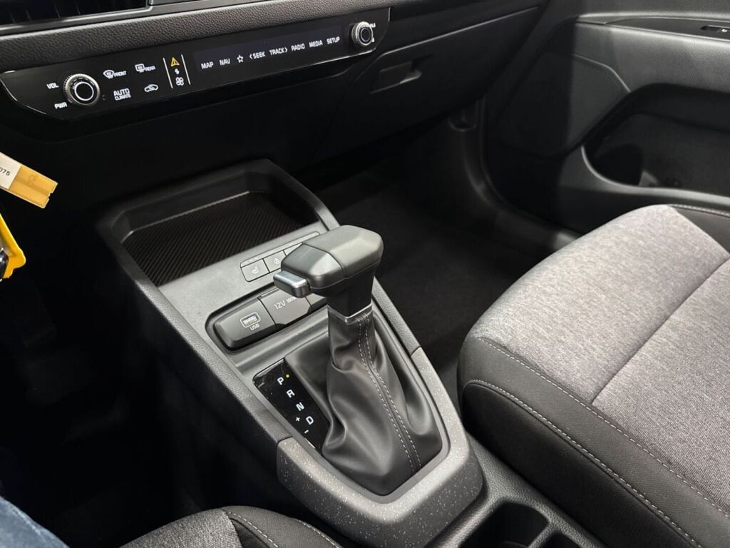 Kia Stonic 2026 Valkoinen