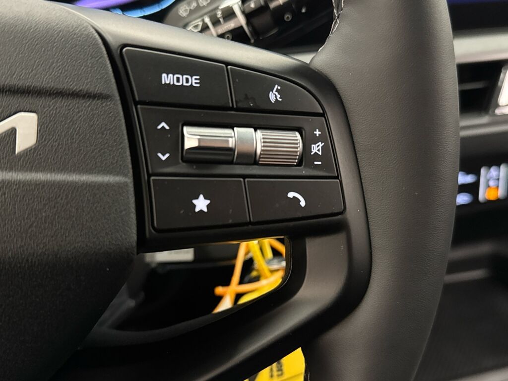 Kia Stonic 2025 Musta