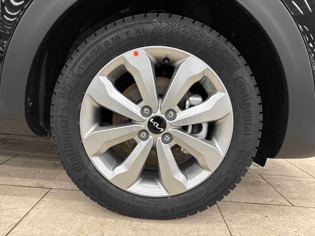 Kia Stonic 2025 Musta