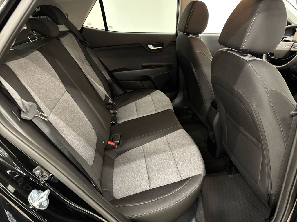 Kia Stonic 2025 Musta