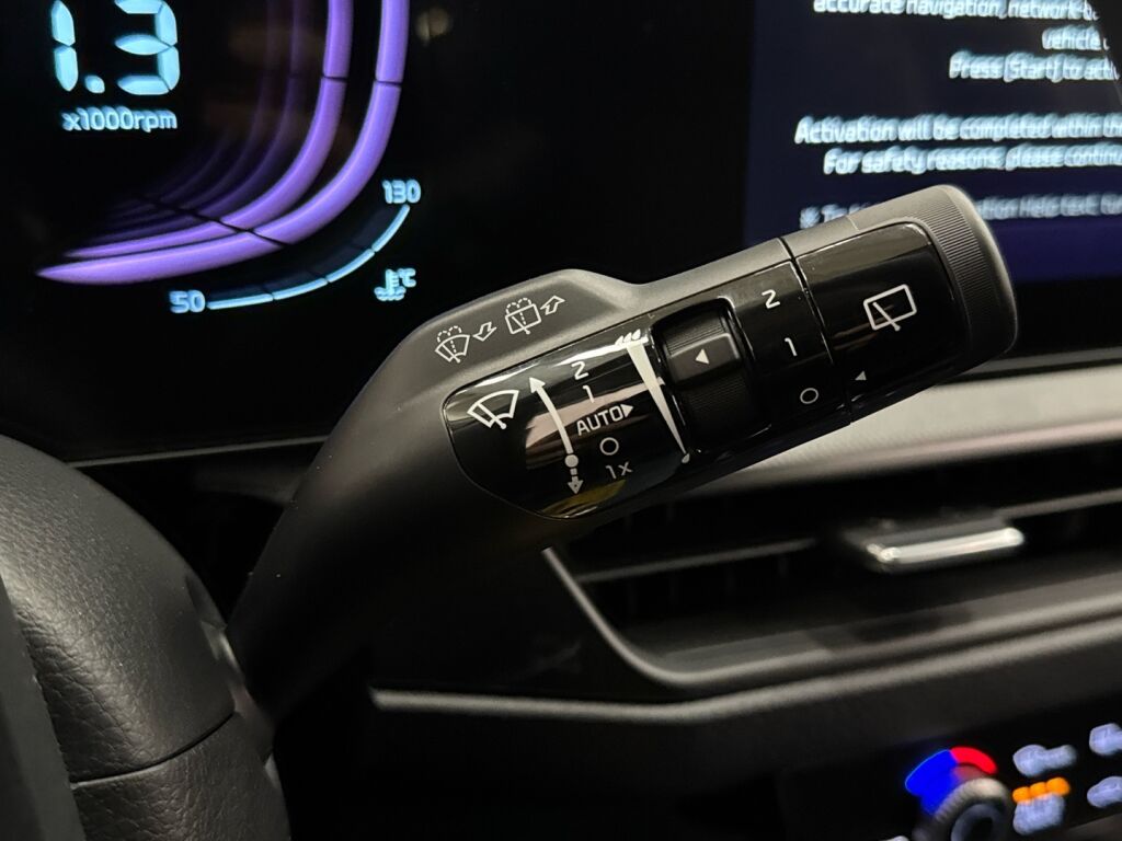 Kia Stonic 2025 Musta