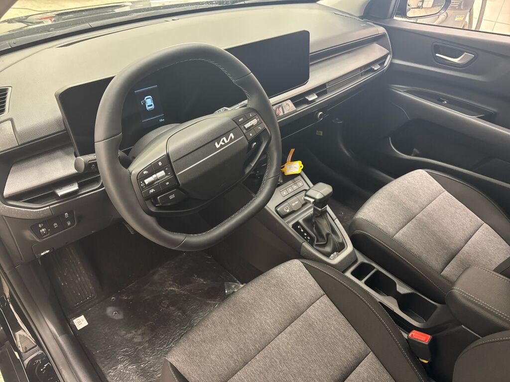 Kia Stonic 2026 Musta