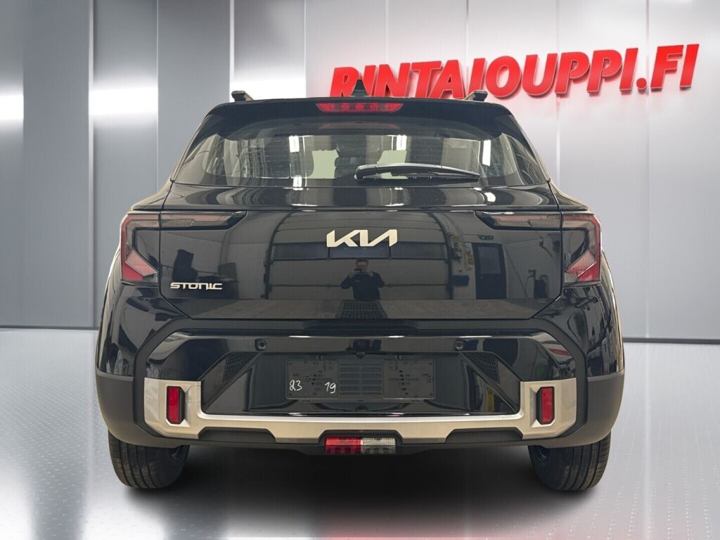 Kia Stonic 2026 Musta