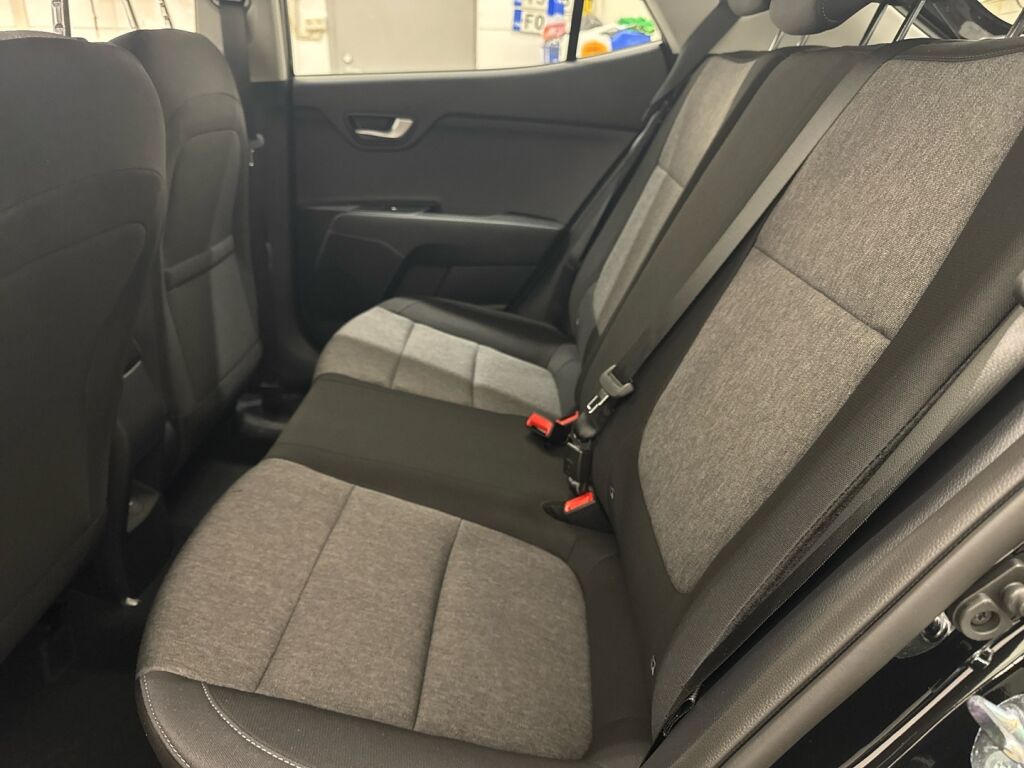 Kia Stonic 2026 Musta