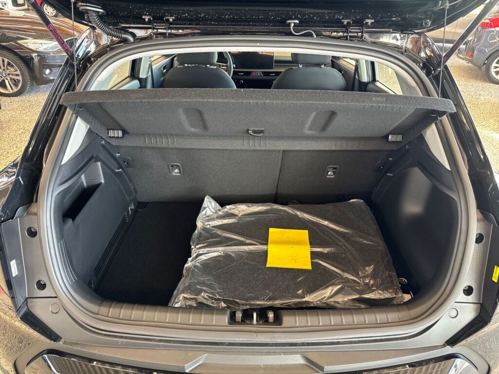 Kia Stonic 2026 Musta