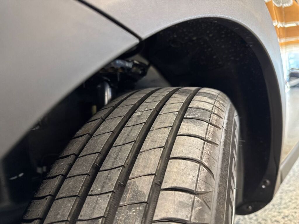 Kia Stonic 2026 Musta