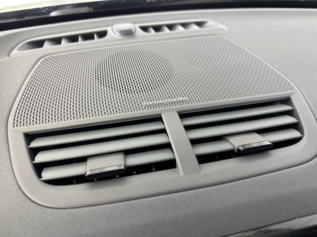 Polestar 2 2021 Musta